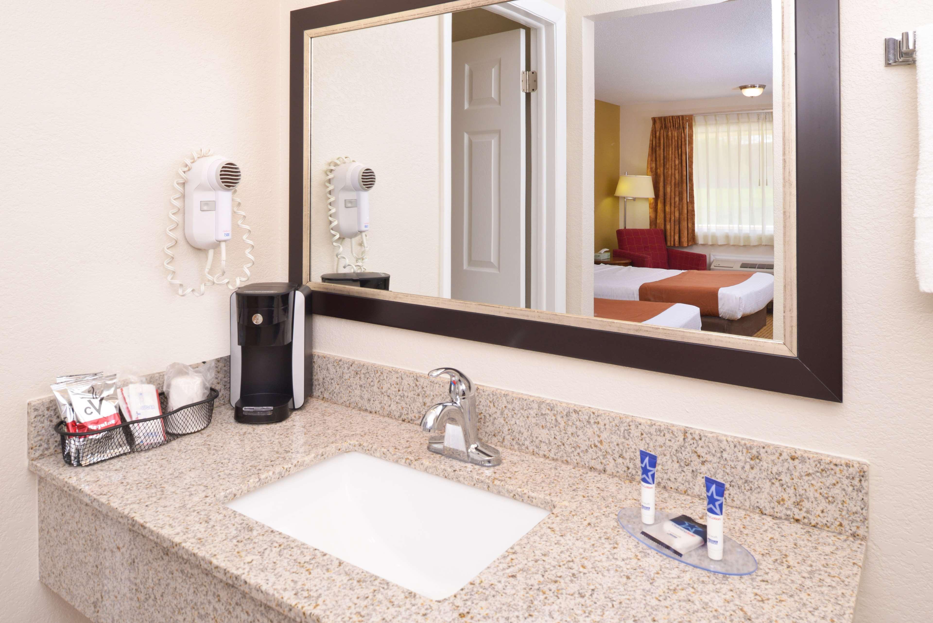 Americas Best Value Inn Plattsburgh Luaran gambar