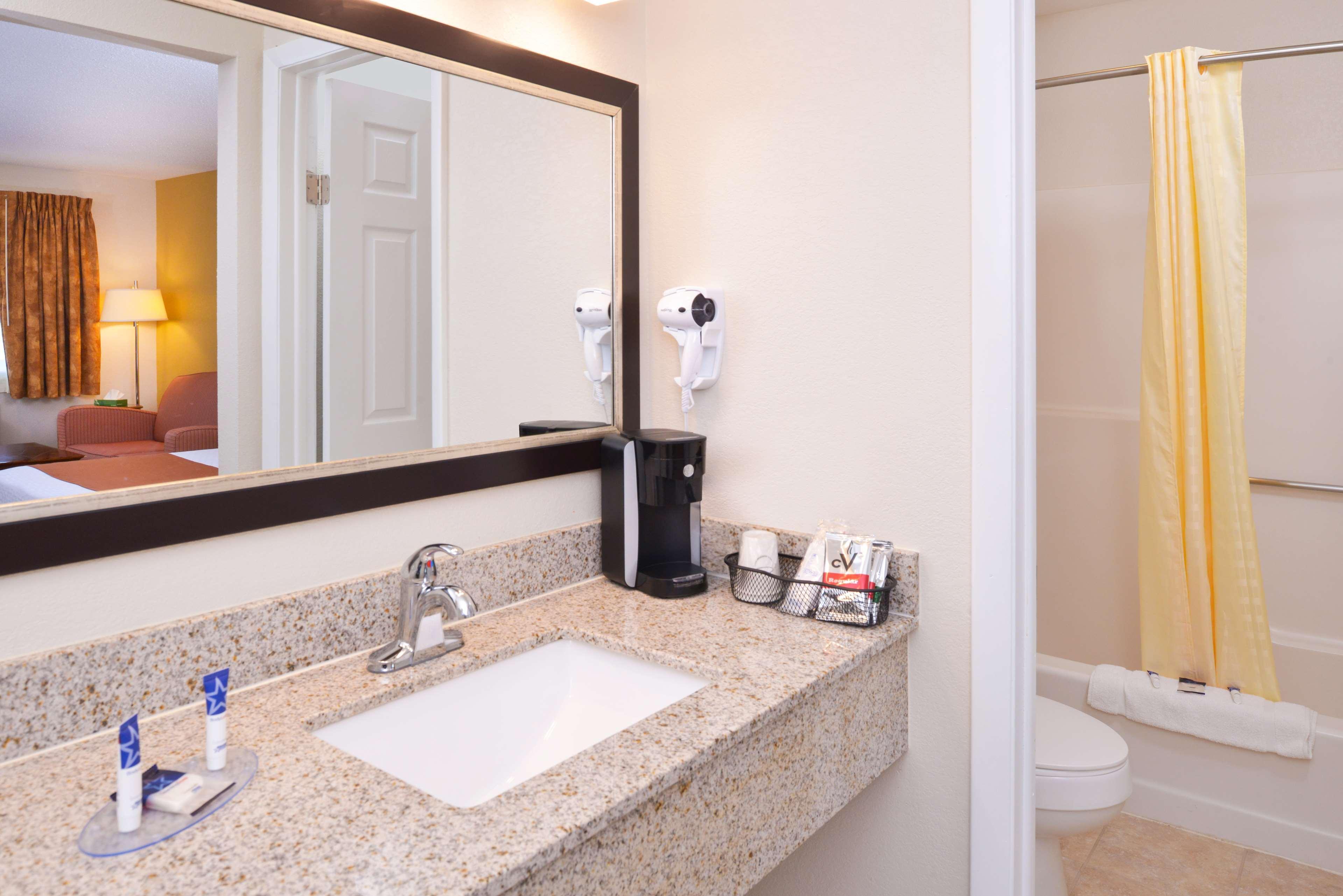 Americas Best Value Inn Plattsburgh Luaran gambar