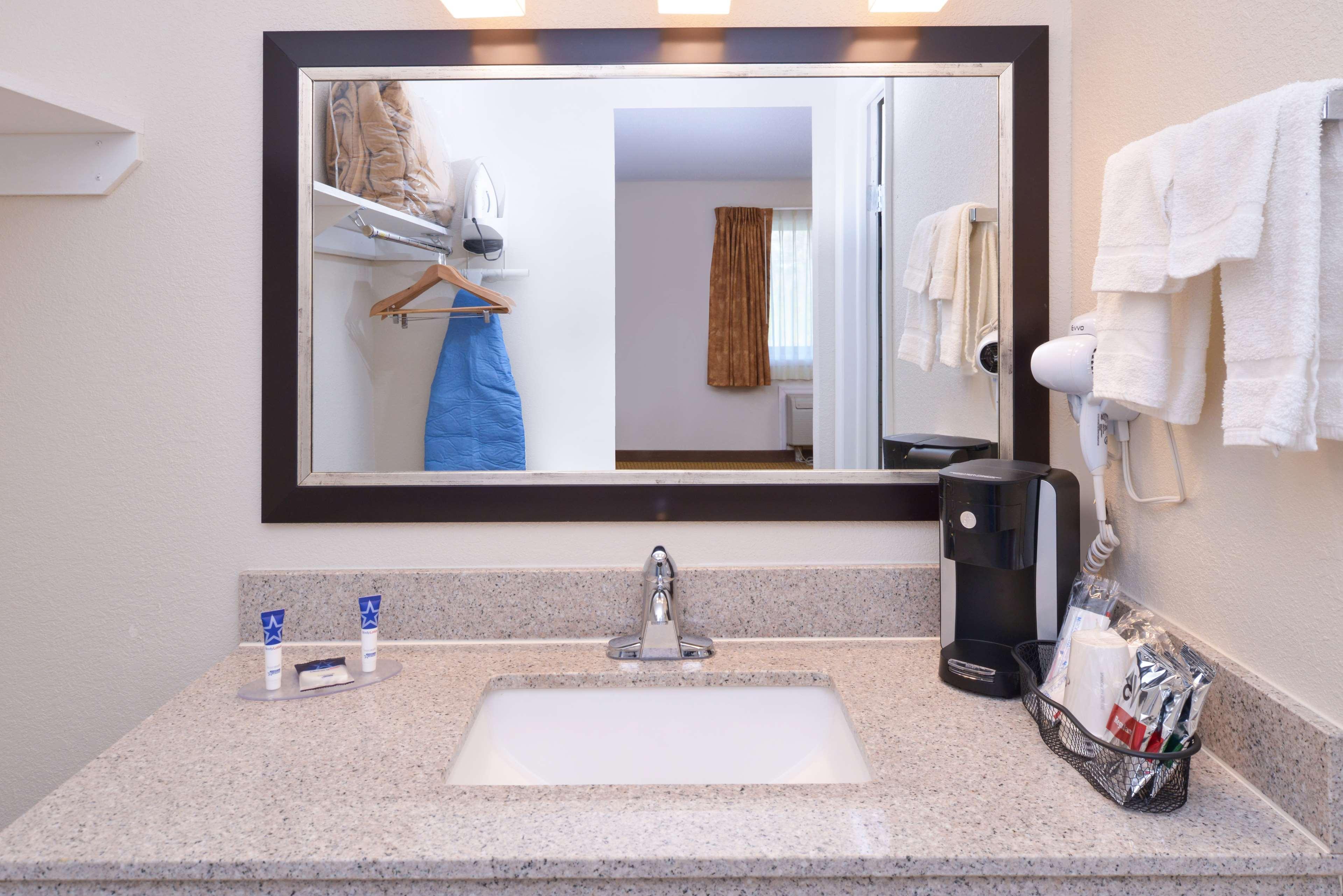 Americas Best Value Inn Plattsburgh Luaran gambar