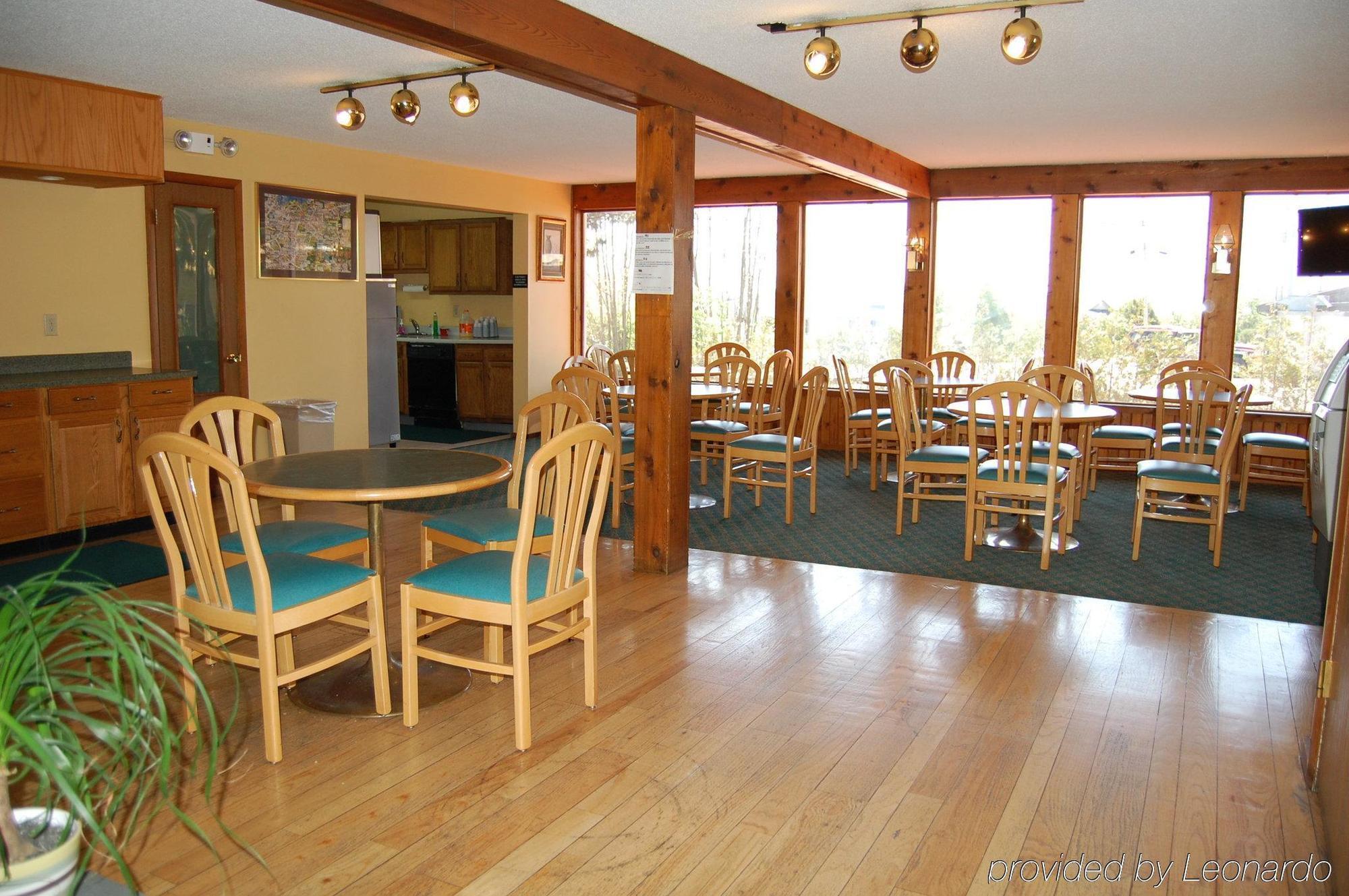 Americas Best Value Inn Plattsburgh Restoran gambar