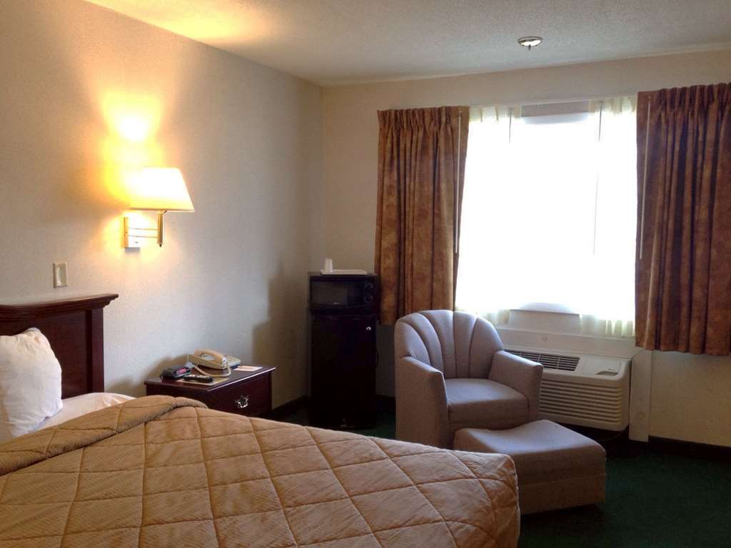 Americas Best Value Inn Plattsburgh Bilik gambar